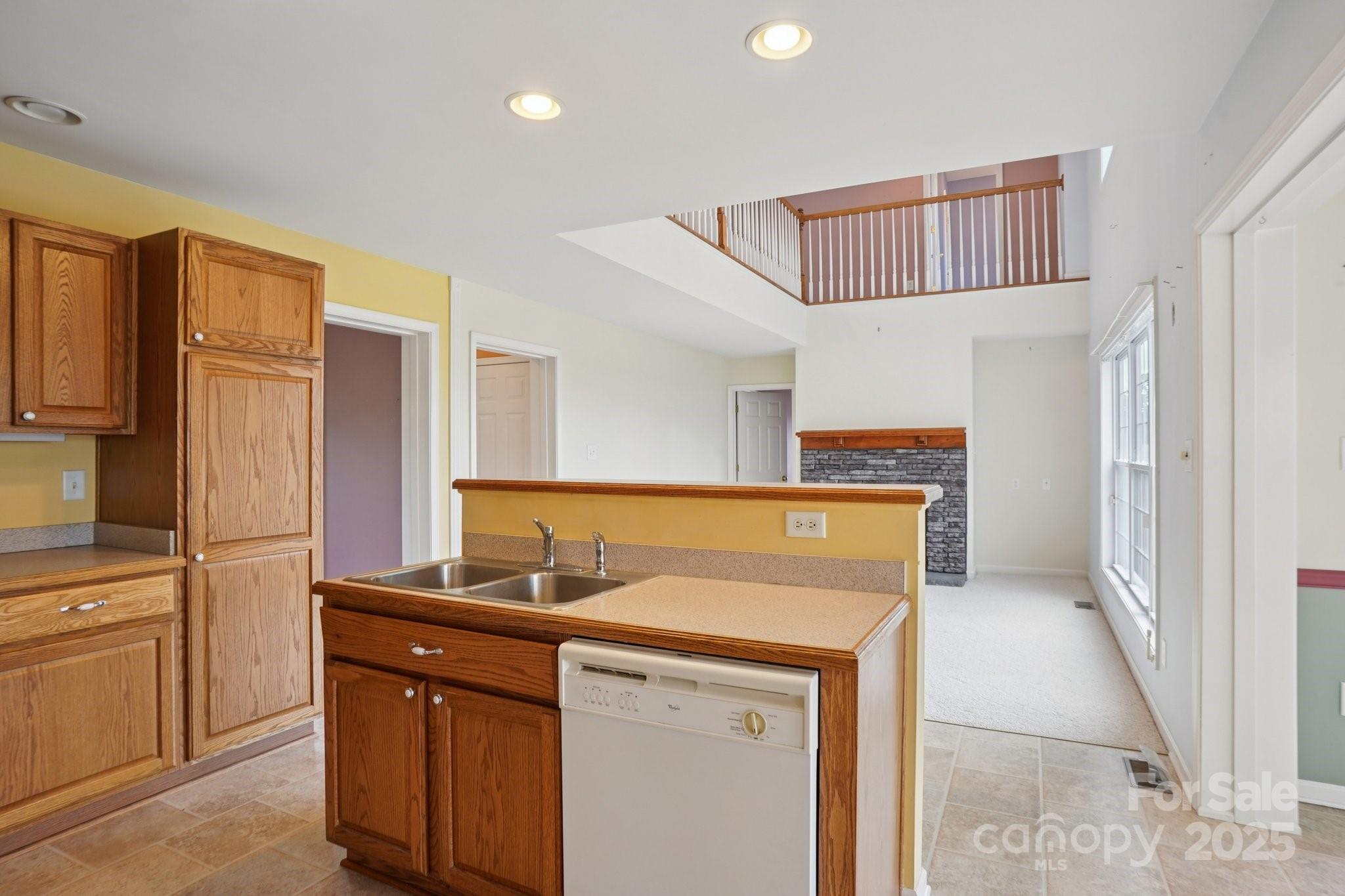 325 North Moose Road Mount Pleasant, NC 28124 - Photo 11 of 28 a utility room with washer and dryer