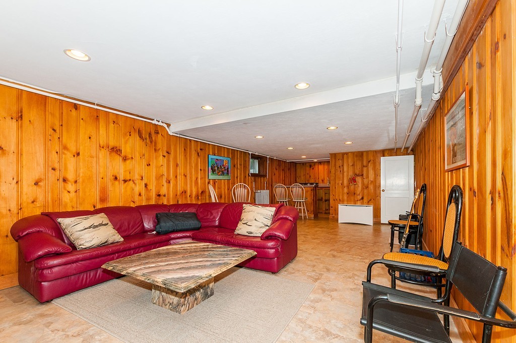 133 Evelyn Road Newton, MA 02468 - Photo 13 of 20 Gallery Image 13