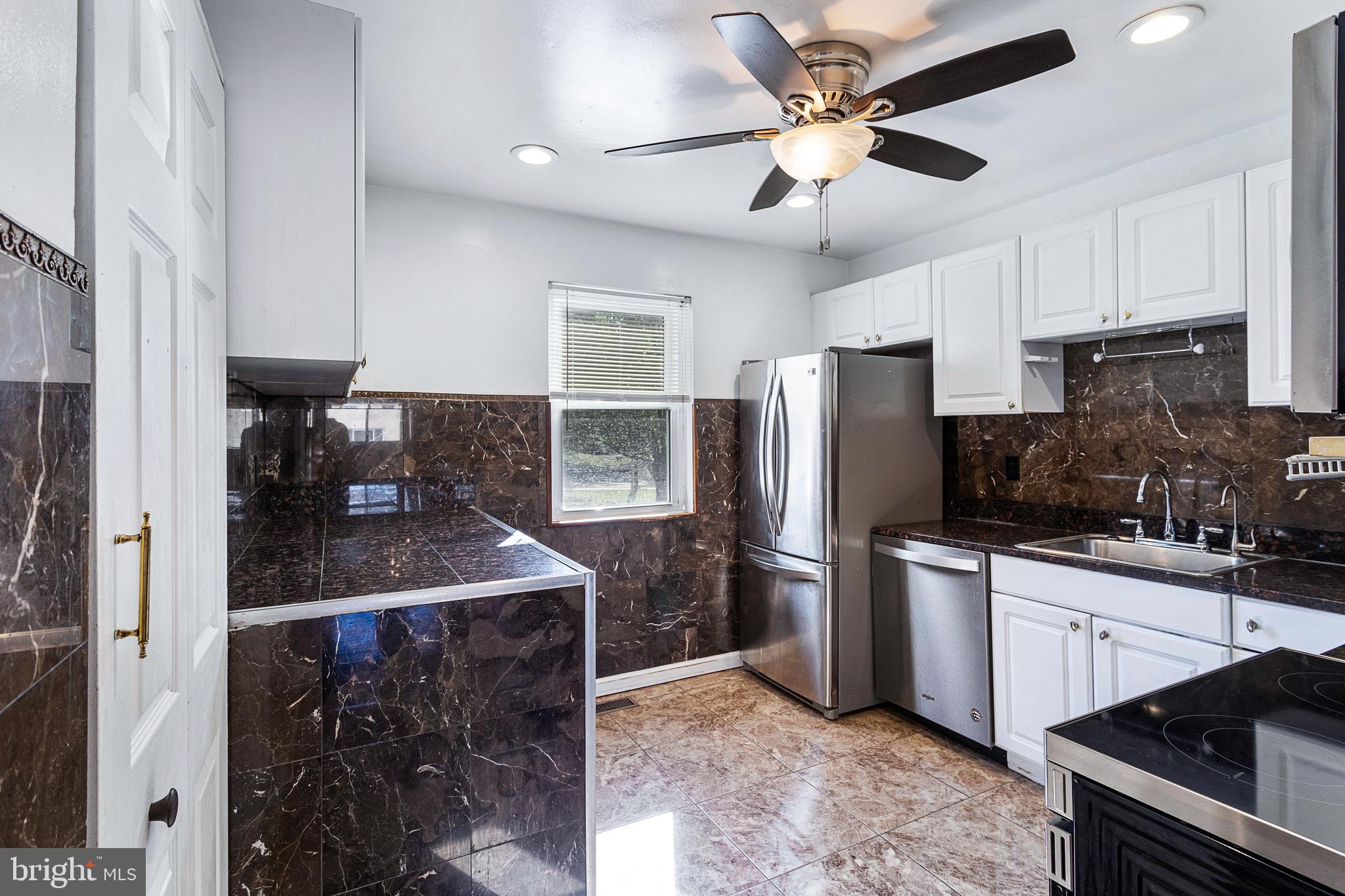 7410 Pohick Road Lorton, VA 22079 - Photo 4 of 38 Gallery Image 4