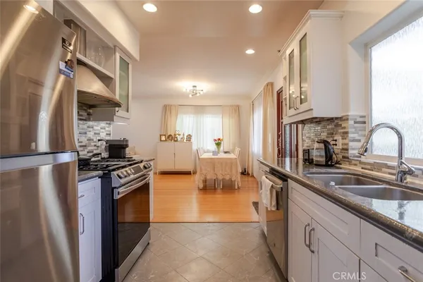 $730,000 | 626 East Orange Grove Avenue, Unit 204, Burbank, CA 91501