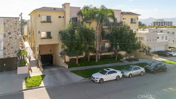 $730,000 | 626 East Orange Grove Avenue, Unit 204, Burbank, CA 91501