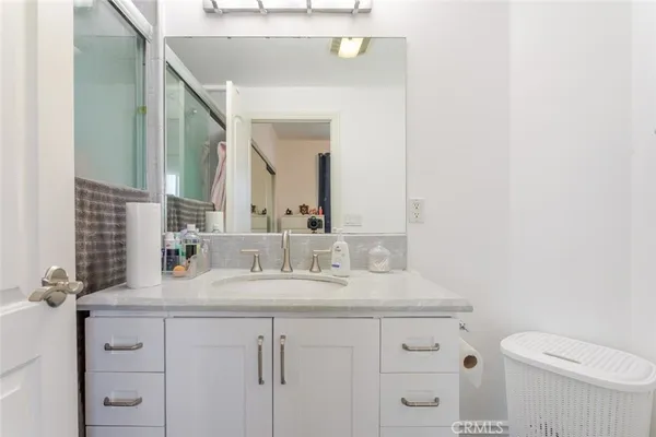 $730,000 | 626 East Orange Grove Avenue, Unit 204, Burbank, CA 91501