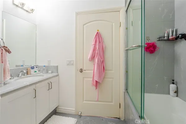 $730,000 | 626 East Orange Grove Avenue, Unit 204, Burbank, CA 91501