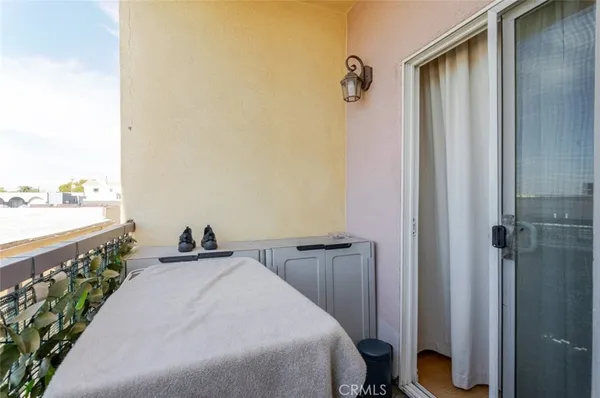 $730,000 | 626 East Orange Grove Avenue, Unit 204, Burbank, CA 91501