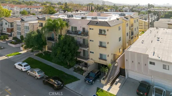 $730,000 | 626 East Orange Grove Avenue, Unit 204, Burbank, CA 91501