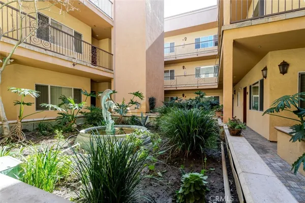 $730,000 | 626 East Orange Grove Avenue, Unit 204, Burbank, CA 91501