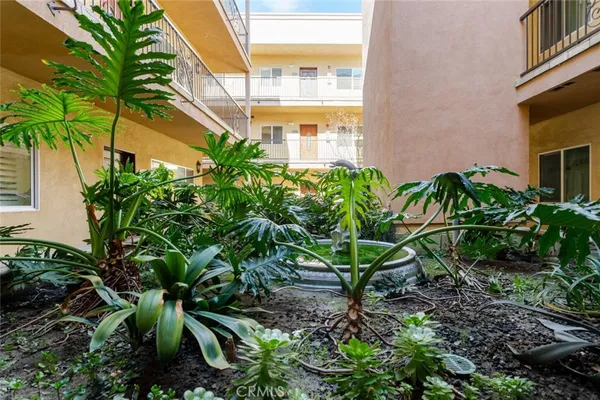 $730,000 | 626 East Orange Grove Avenue, Unit 204, Burbank, CA 91501