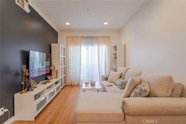 $730,000 | 626 East Orange Grove Avenue, Unit 204, Burbank, CA 91501