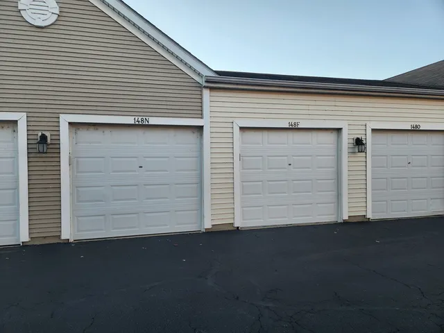 $179,000 | 148 Bertram Drive, Unit F, Yorkville, IL 60560