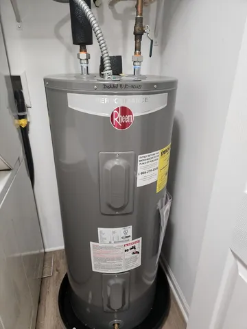 $179,000 | 148 Bertram Drive, Unit F, Yorkville, IL 60560