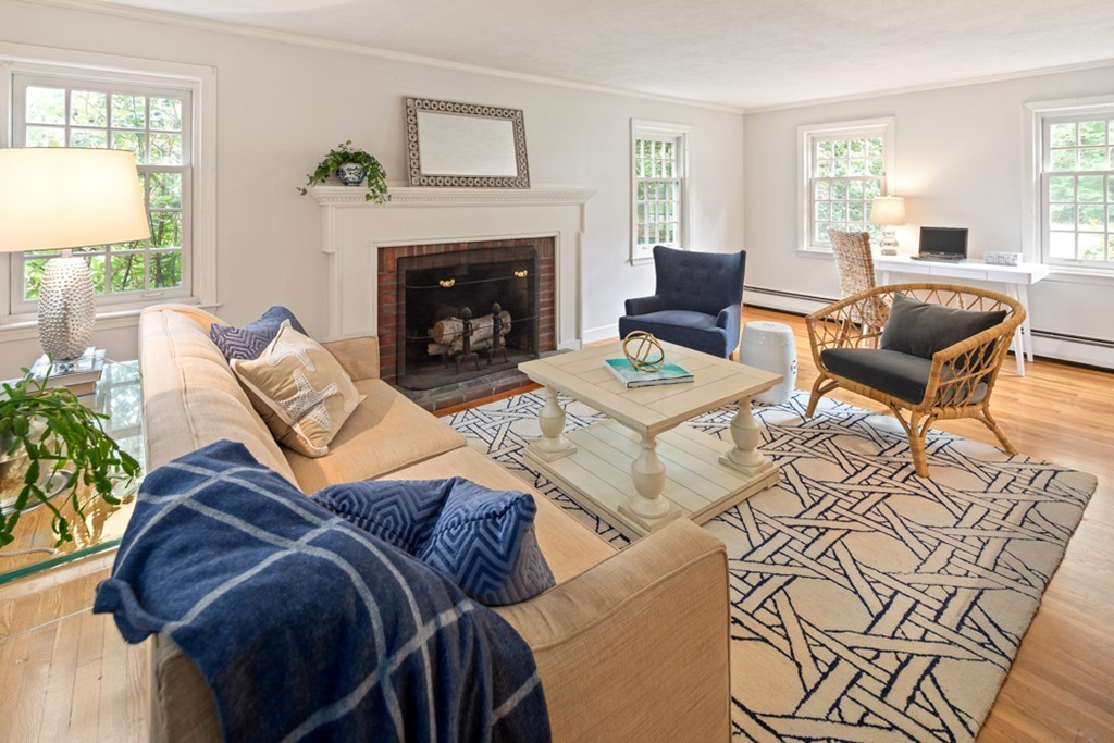 27 Brewster Road Hingham, MA 02043 - Photo 5 of 26 Gallery Image 5