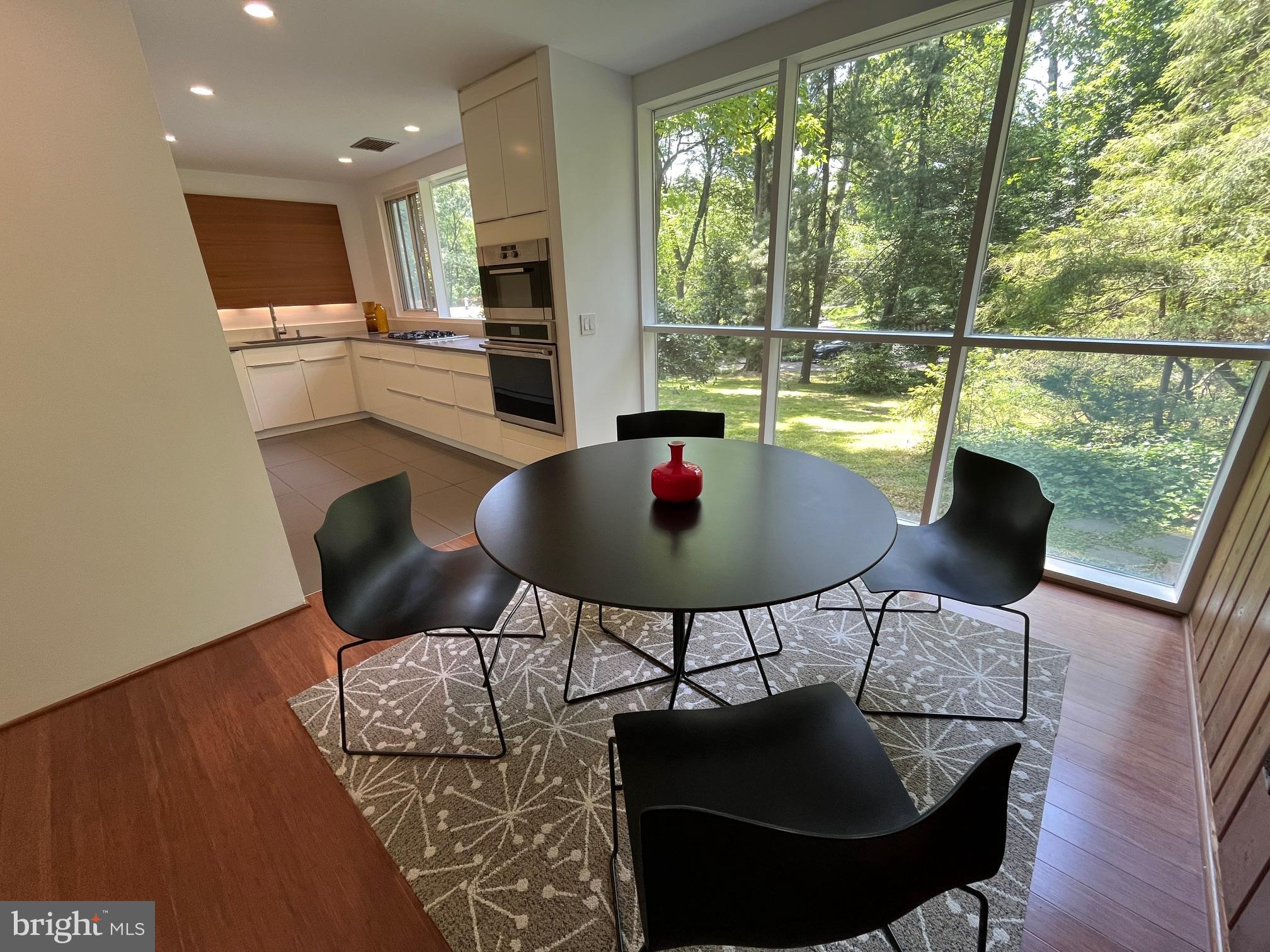 7209 Beechwood Road Alexandria, VA 22307 - Photo 3 of 12 Dining Kitchen