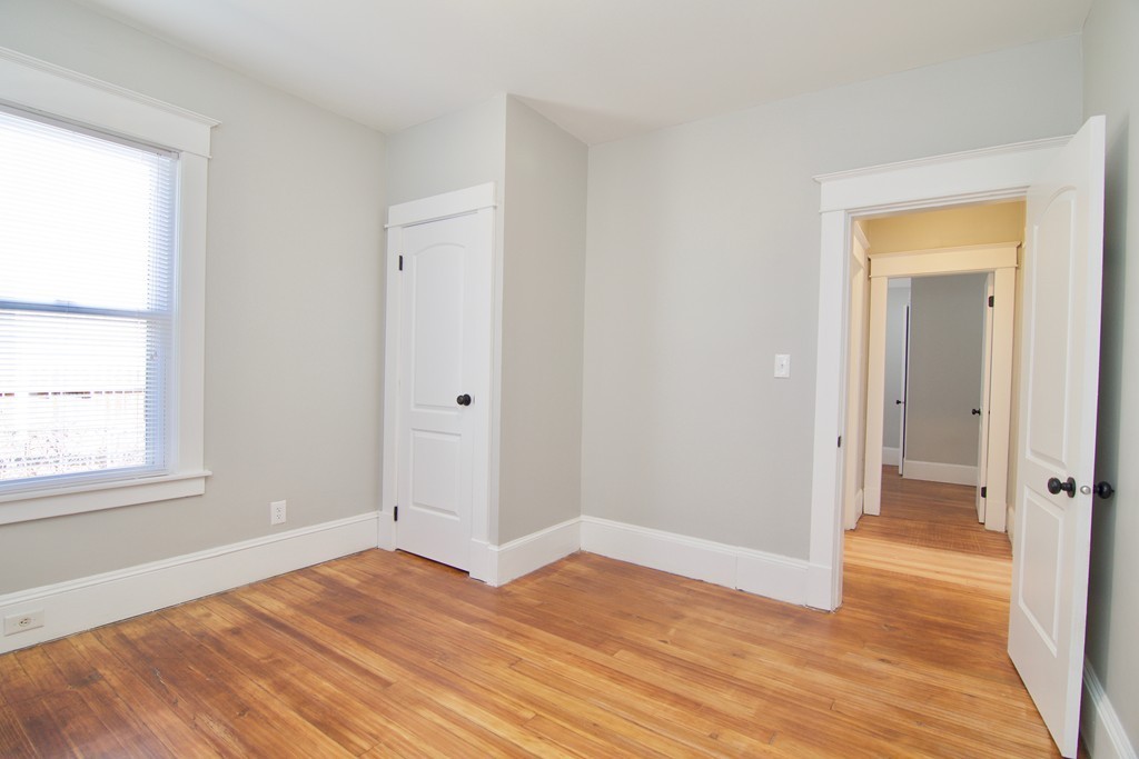 77 Huron Street Springfield, MA 01104 - Photo 17 of 30