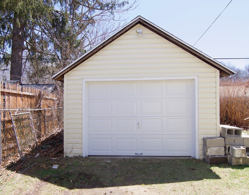 77 Huron Street Springfield, MA 01104 - Photo 26 of 30