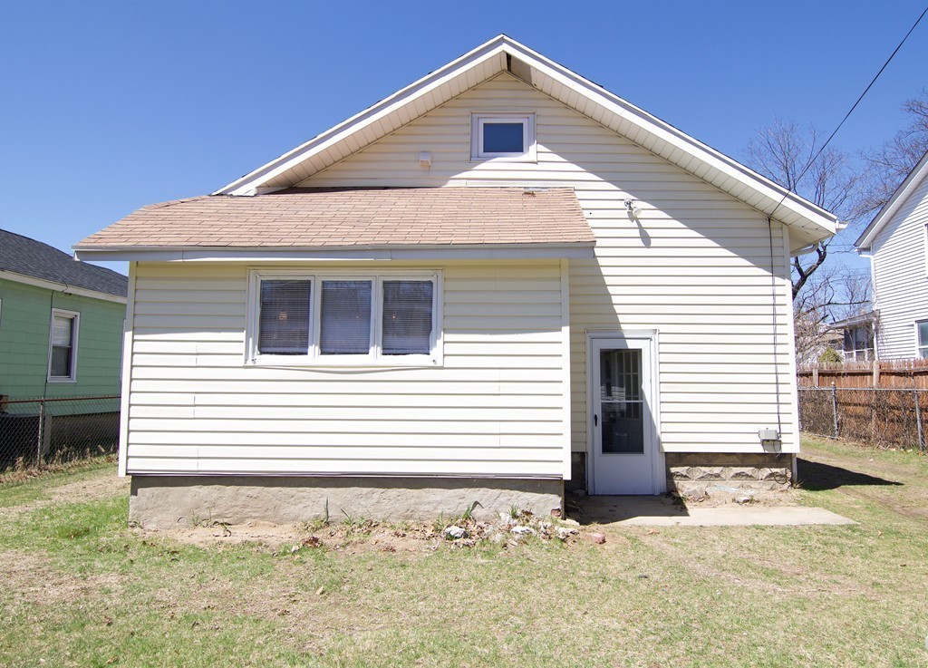 77 Huron Street Springfield, MA 01104 - Photo 29 of 30