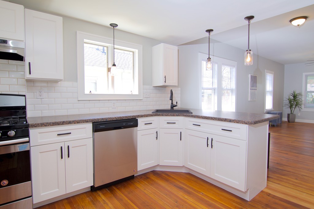 77 Huron Street Springfield, MA 01104 - Photo 6 of 30