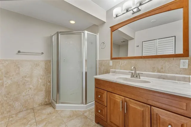 $2,900 | 4619 West Bay Villa Avenue, Tampa, FL 33611