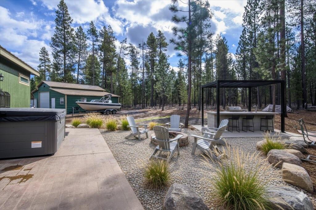 15461 Federal Road La Pine, OR 97739 - Photo 67 of 68 Virtually staged: Outdoor kitchen