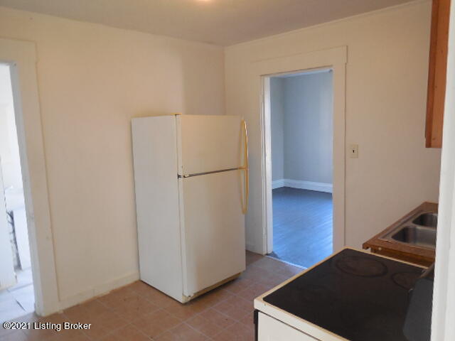 227 South Property Road New Castle, KY 40050 - Photo 6 of 17 kitchen3