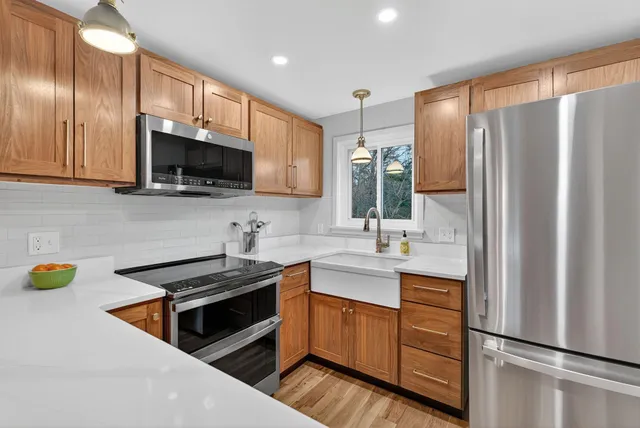 $435,000 | 445 Portland Road, Buxton, ME 04093