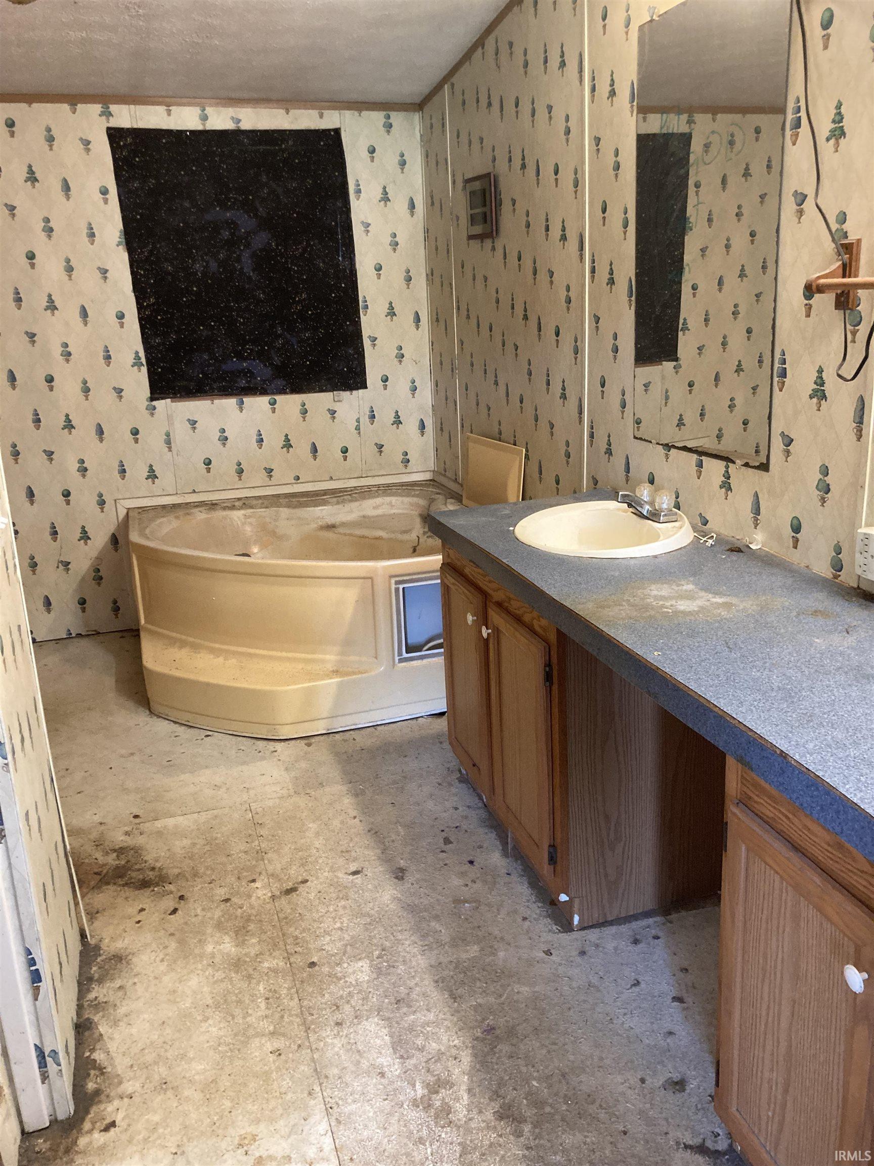 6880 North Meridian Road Uniondale, IN 46791 - Photo 8 of 15 Gallery Image 8