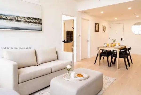 $4,000 | 225 North Miami Avenue, Unit 3204, Miami, FL 33128