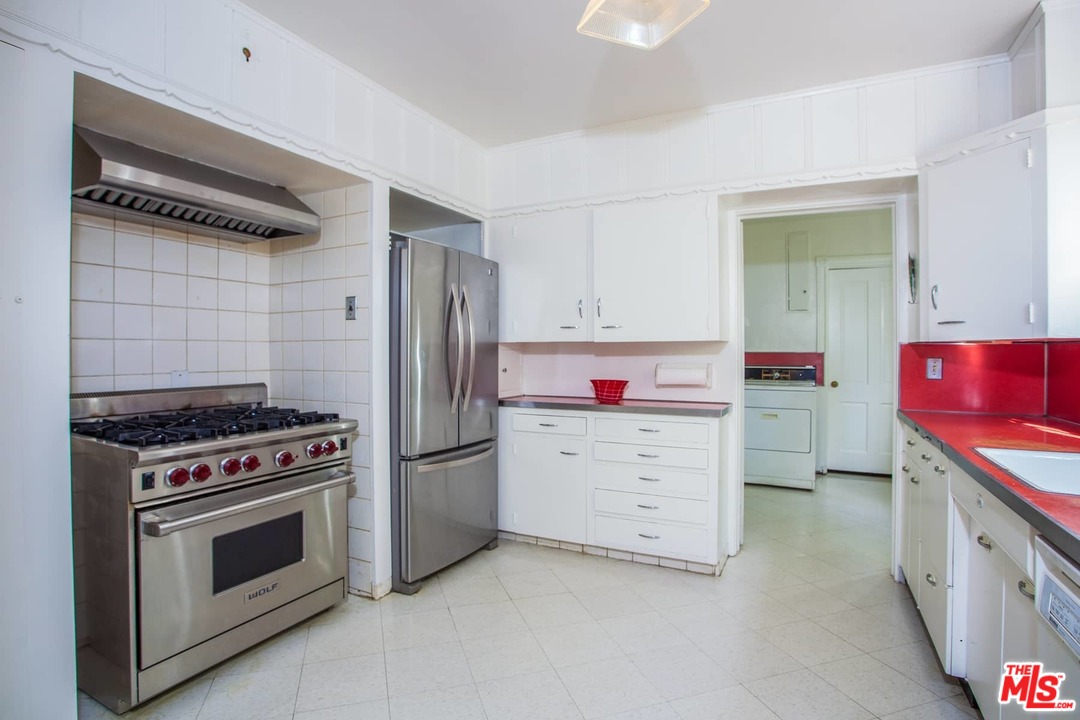 1000 Stone Canyon Road Los Angeles, CA 90077 - Photo 17 of 37