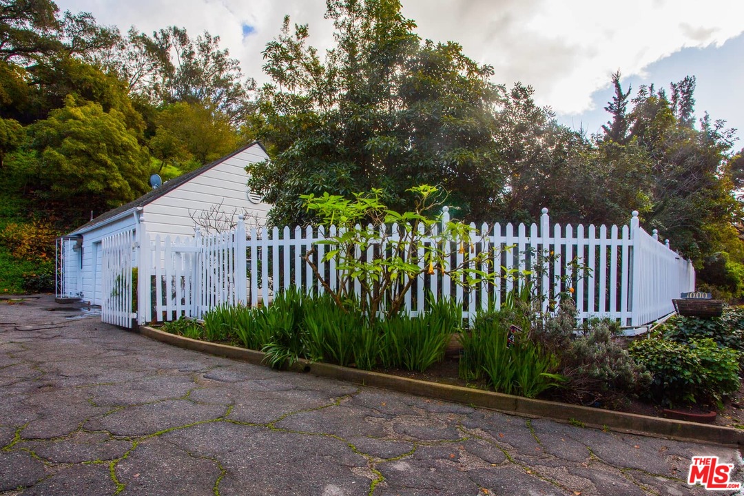 1000 Stone Canyon Road Los Angeles, CA 90077 - Photo 37 of 37