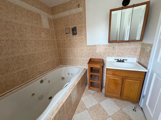 $2,000 | 21 Juniper Street, Unit 2, Boston, MA 02119