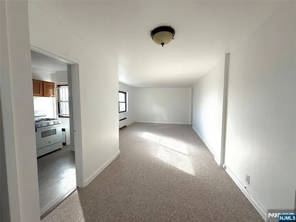 a view of livingroom with furniture