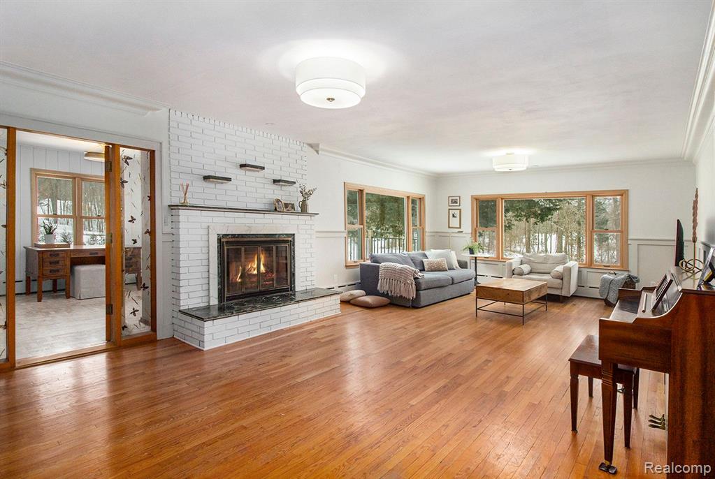 4275 Fenton Road Hartland, MI 48353 - Photo 3 of 32 Gallery Image 3