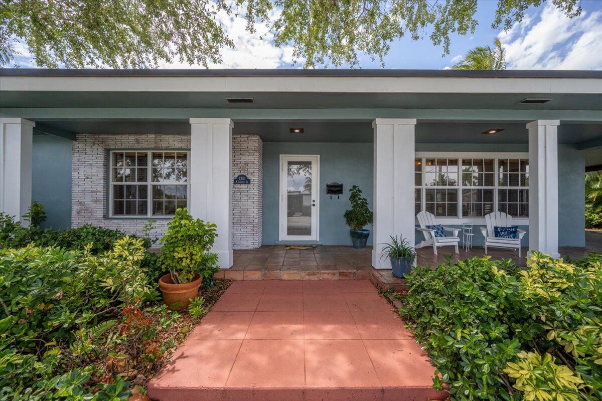 2201 North Lakeside Drive Lake Worth Beach, FL 33460 - Photo 2 of 29 03-DSC_4894-Edit