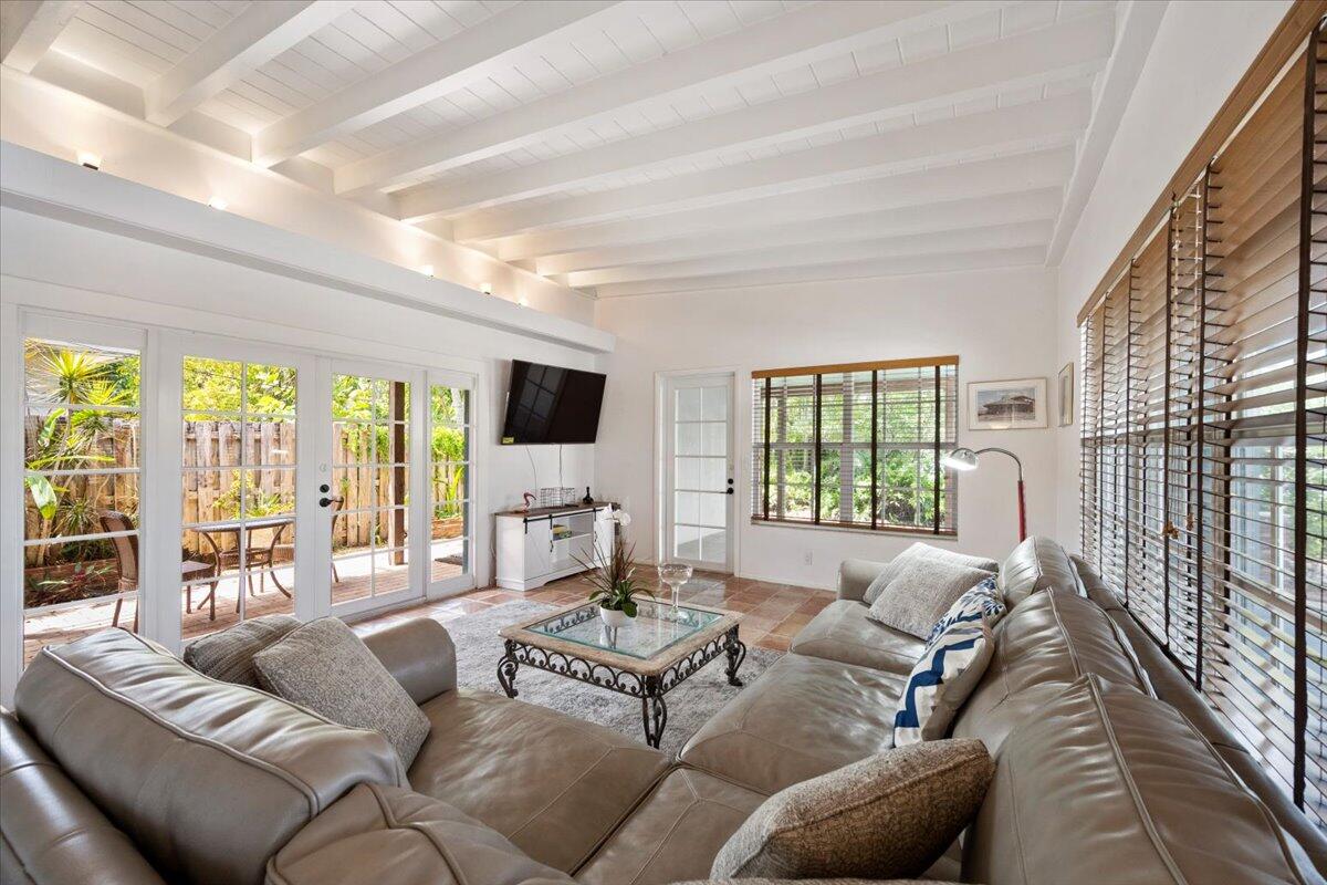 2201 North Lakeside Drive Lake Worth Beach, FL 33460 - Photo 4 of 29 07-DSC_4920