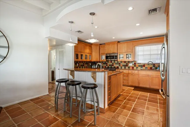 $5,500 | 2201 North Lakeside Drive, Lake Worth Beach, FL 33460