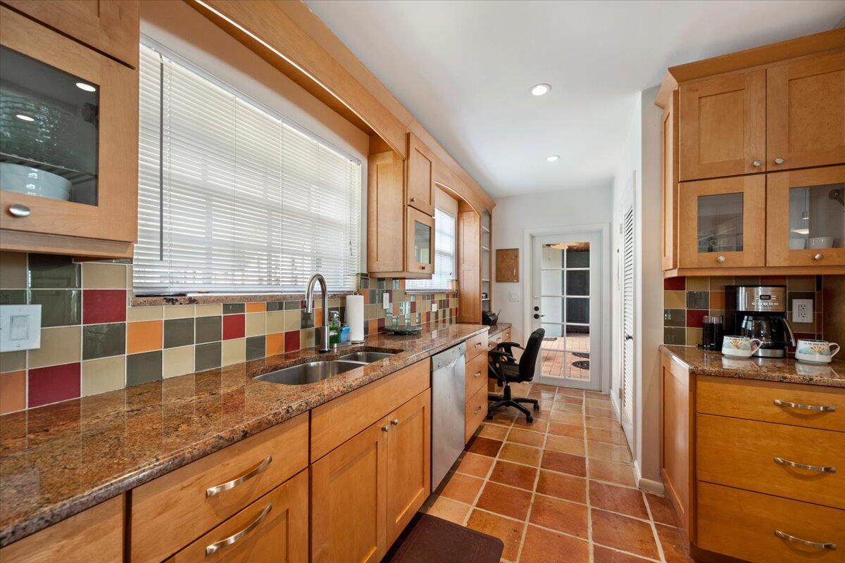 2201 North Lakeside Drive Lake Worth Beach, FL 33460 - Photo 9 of 29 12-DSC_4941