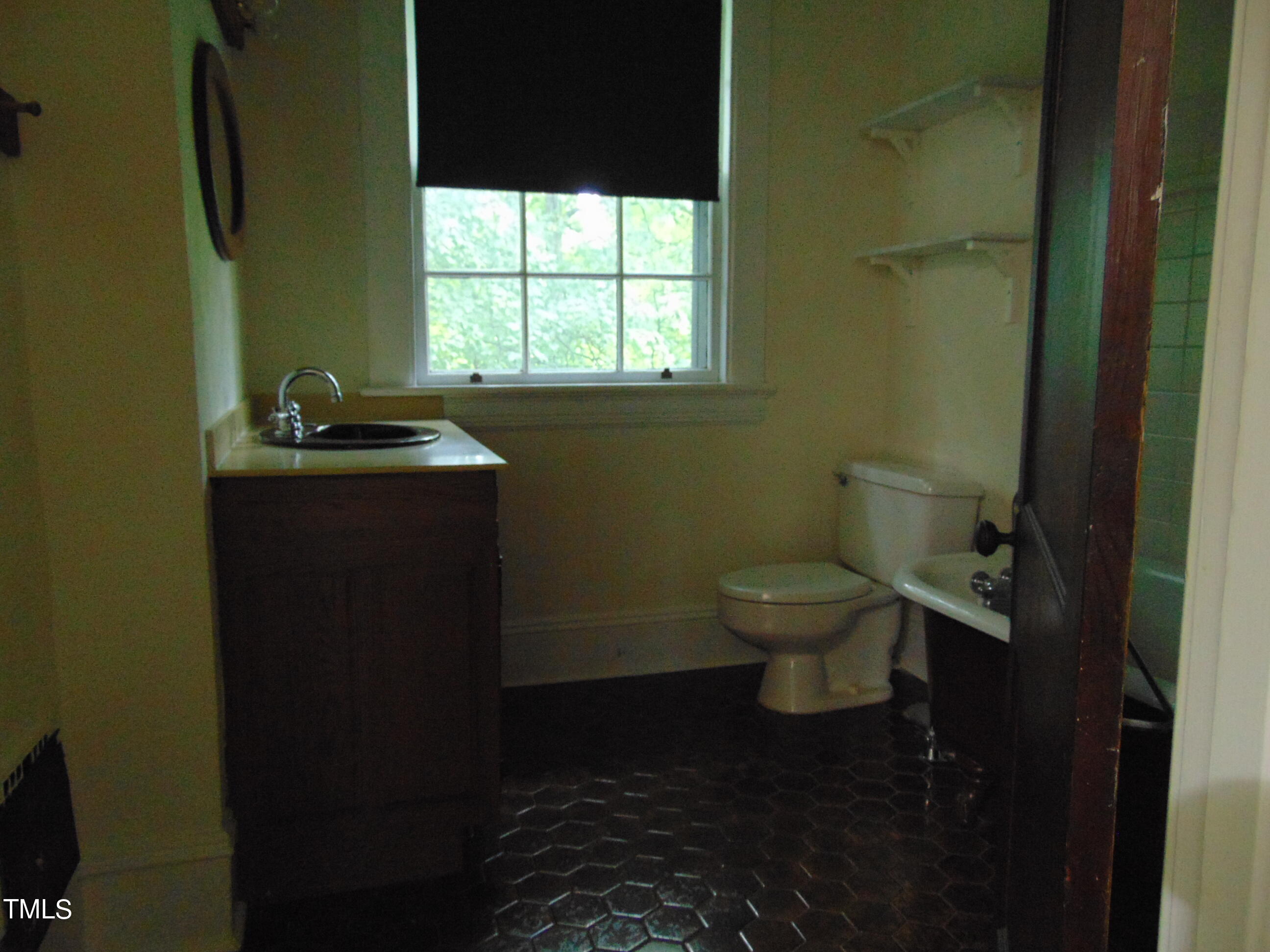 215 Woodburn Road Raleigh, NC 27605 - Photo 40 of 58 DSC02940