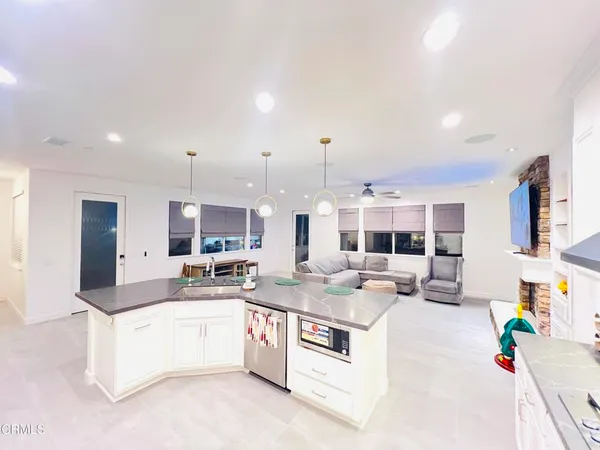 $1,695,000 | 9898 Rhone Street, Ventura, CA 93004