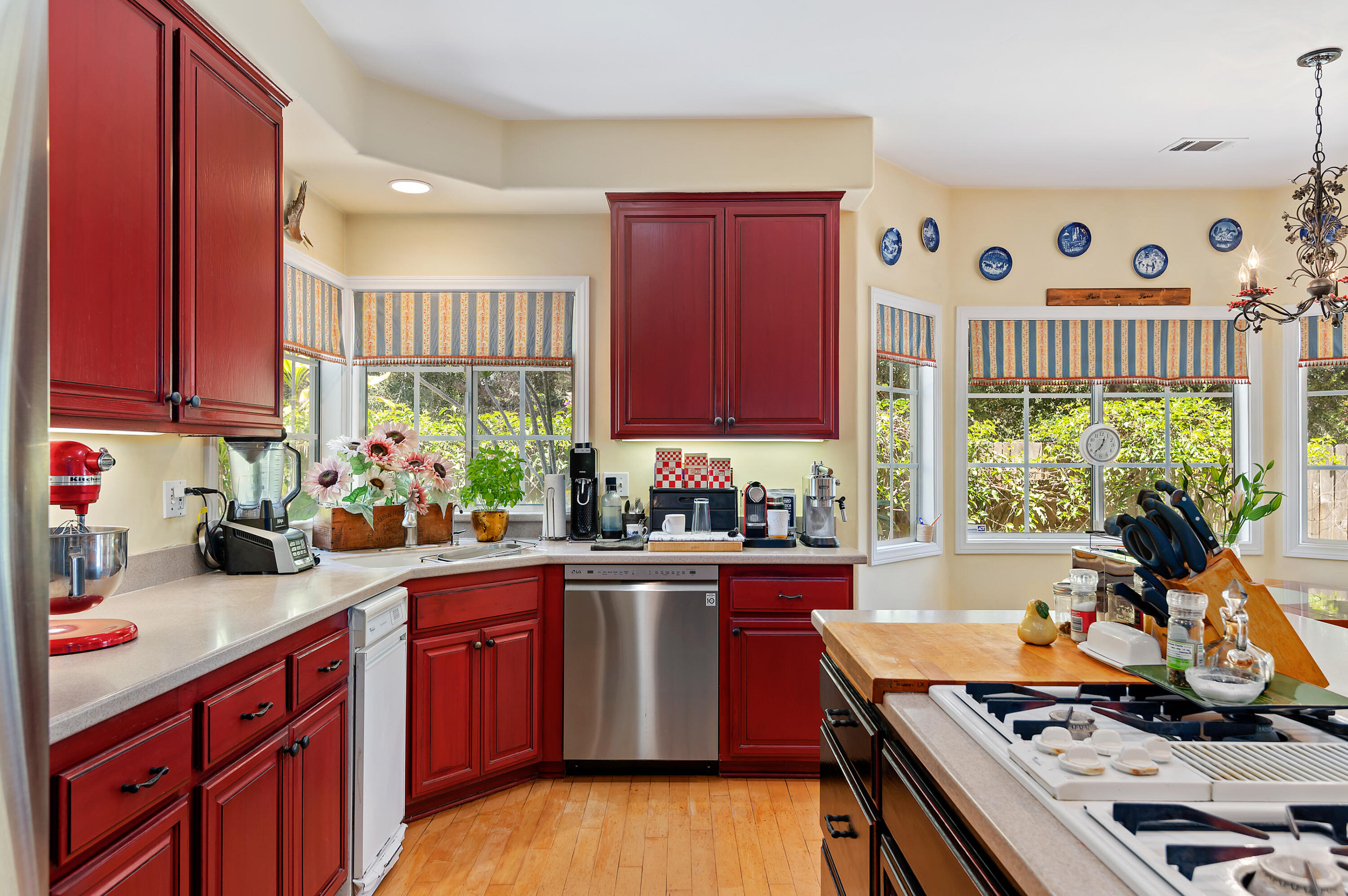3709 Hitchcock Ranch Road Santa Barbara, CA 93105 - Photo 7 of 23 06 - Kitchen