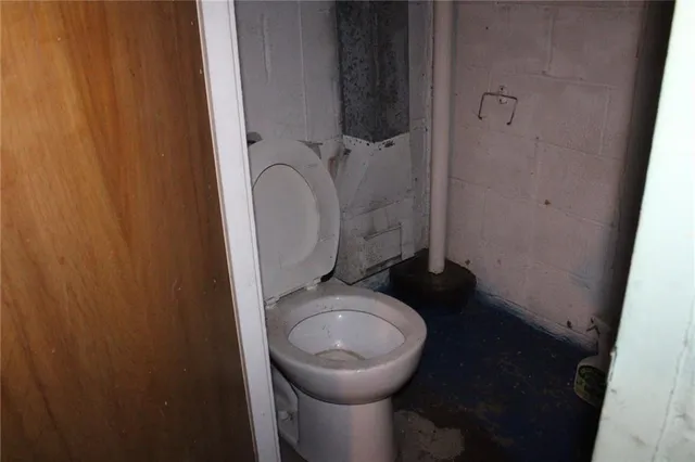 $130,000 | 318 Rockfield Road, Pittsburgh, PA 15243