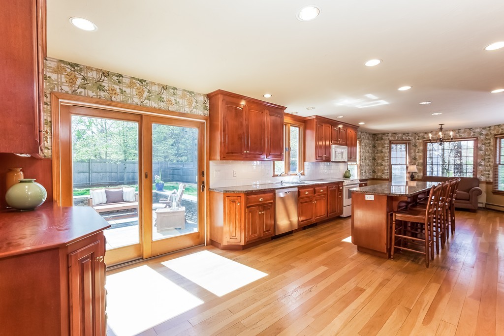 4 Windsor Road Walpole, MA 02032 - Photo 8 of 22