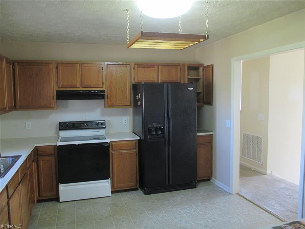 1320 Falcon Road East Bend, NC 27018 - Photo 16 of 30 Gallery Image 16