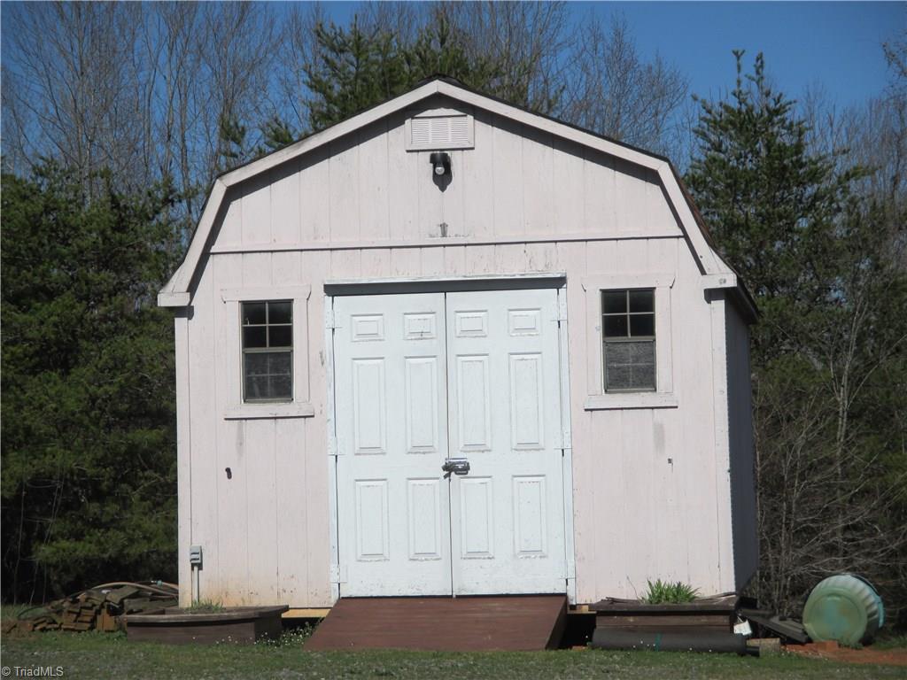 1320 Falcon Road East Bend, NC 27018 - Photo 23 of 30 Gallery Image 23