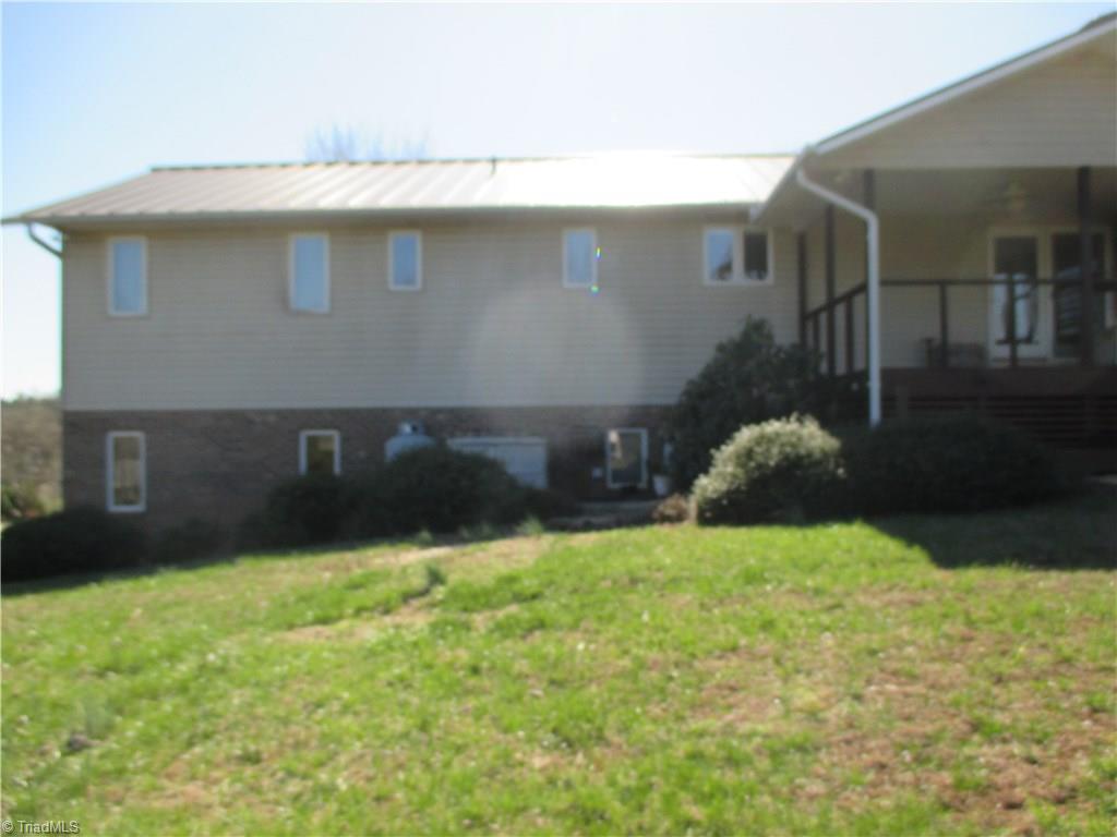 1320 Falcon Road East Bend, NC 27018 - Photo 7 of 30 Gallery Image 7