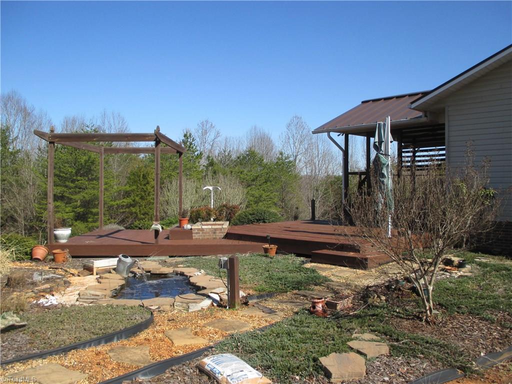 1320 Falcon Road East Bend, NC 27018 - Photo 9 of 30 Gallery Image 9