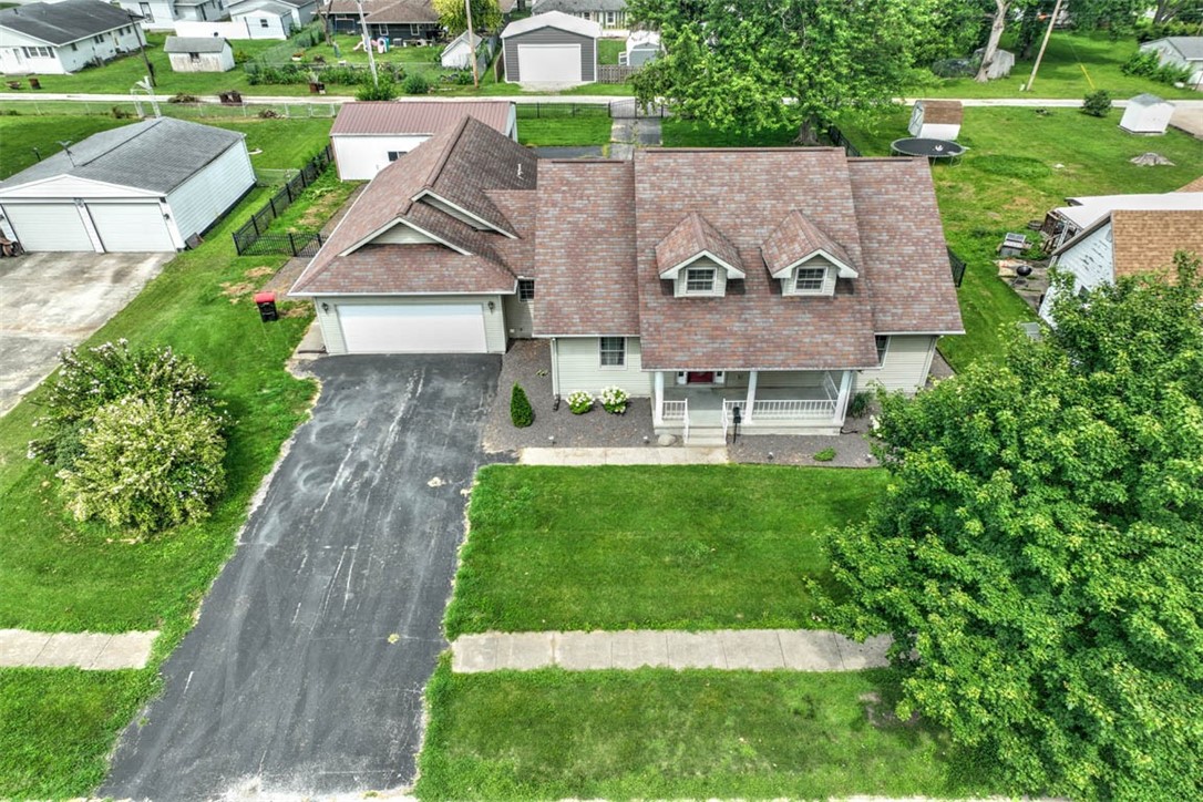 309 North Walnut Street Assumption, IL 62510 - Photo 4 of 35