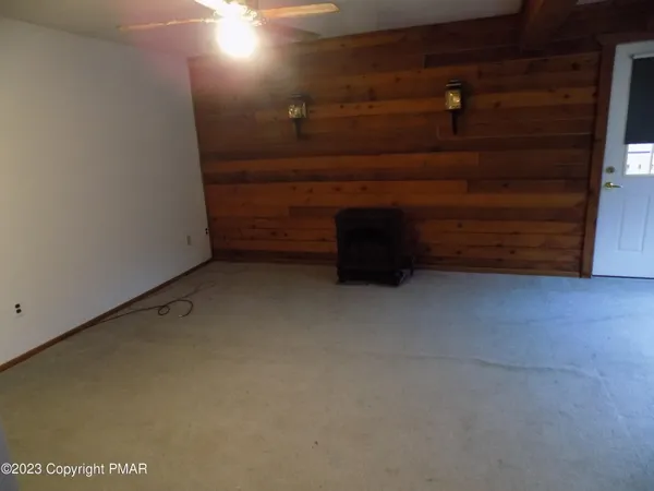 $294,900 | 124 Upper Notch Road, Albrightsville, PA 18210