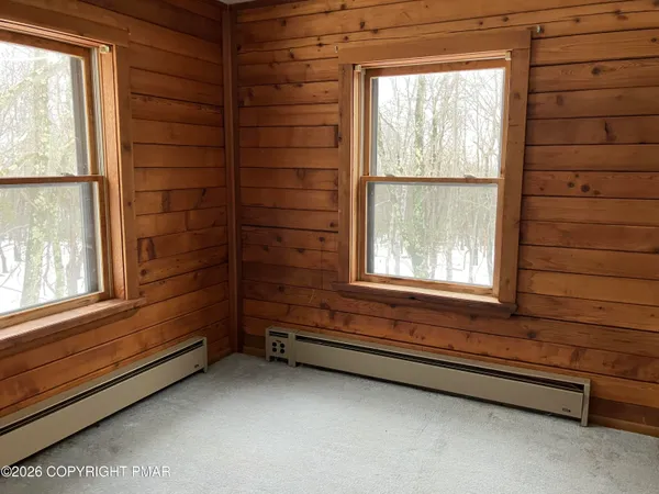 $294,900 | 124 Upper Notch Road, Albrightsville, PA 18210