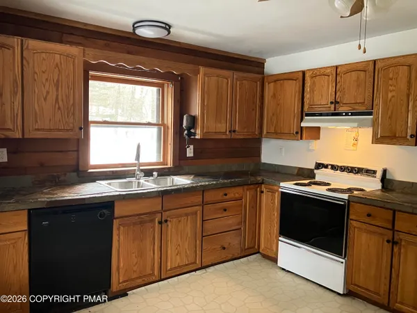 $294,900 | 124 Upper Notch Road, Albrightsville, PA 18210