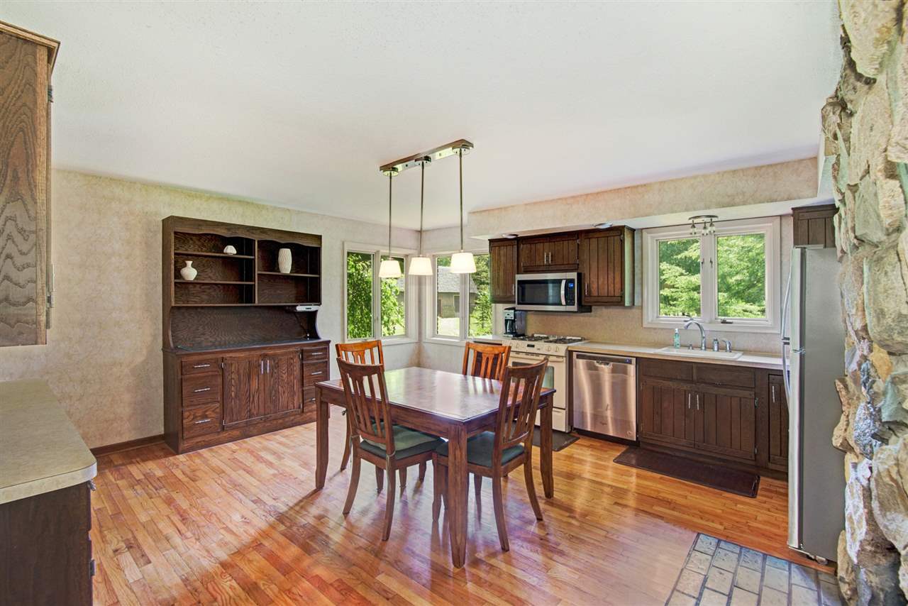 8083 Farrand Road Montrose, MI 48457 - Photo 5 of 57 31388559-4.JPG