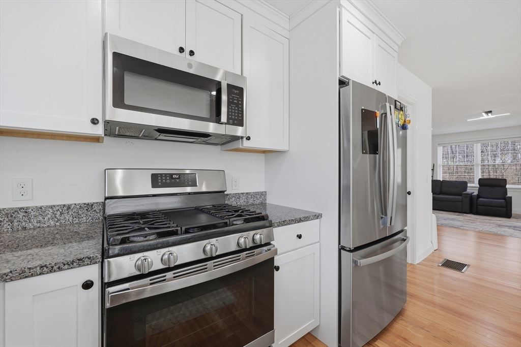 670 Burncoat Street, Unit A Worcester, MA 01606 - Photo 8 of 37